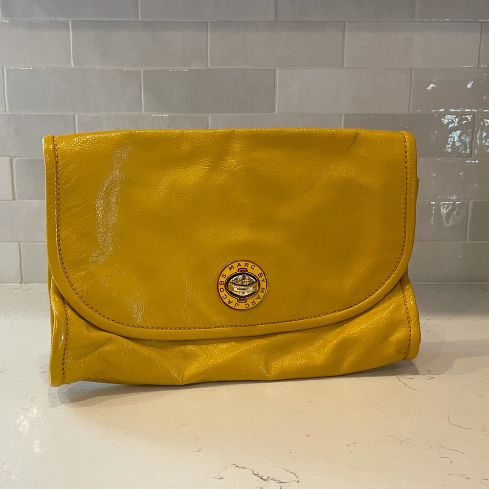 Marc by Marc Jacobs patent leather oversized clutch - Picture 5 of 5